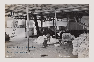 Foto - Postal Metepec, Atlixco, Puebla,Fábrica. Interior,1912 aproximada