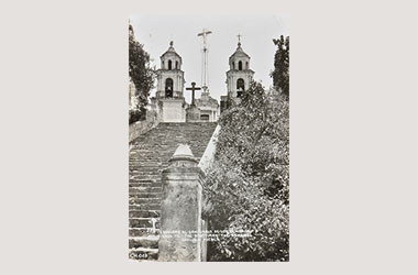 Foto - Postal Cholula, Puebla,Santuario de los Remedios. Vista de la escalera principal.,No identificada