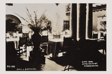 Foto - Postal Puebla, Puebla,Comedor del Hotel Colonial,No identificada