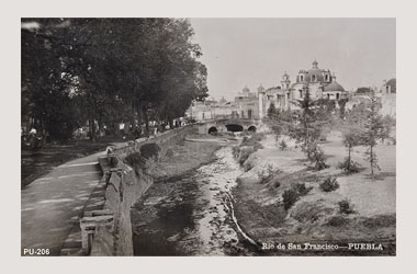 Foto - Postal Puebla, Puebla,Río San Francisco,1940 - 1950 aproximada