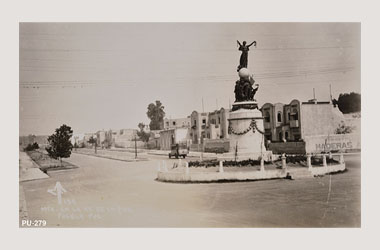 Foto - Postal Puebla, Puebla,Avenida Juárez,1940 - 1950 aproximada