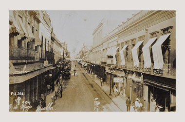 Foto - Postal Puebla, Puebla,Ave. 5 de Mayo,1930 -10  aproximada