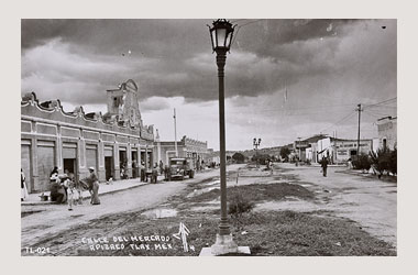 Foto - Postal Apizaco, Tlaxcala,Calle del Mercado,1940 - 1950 aproximada